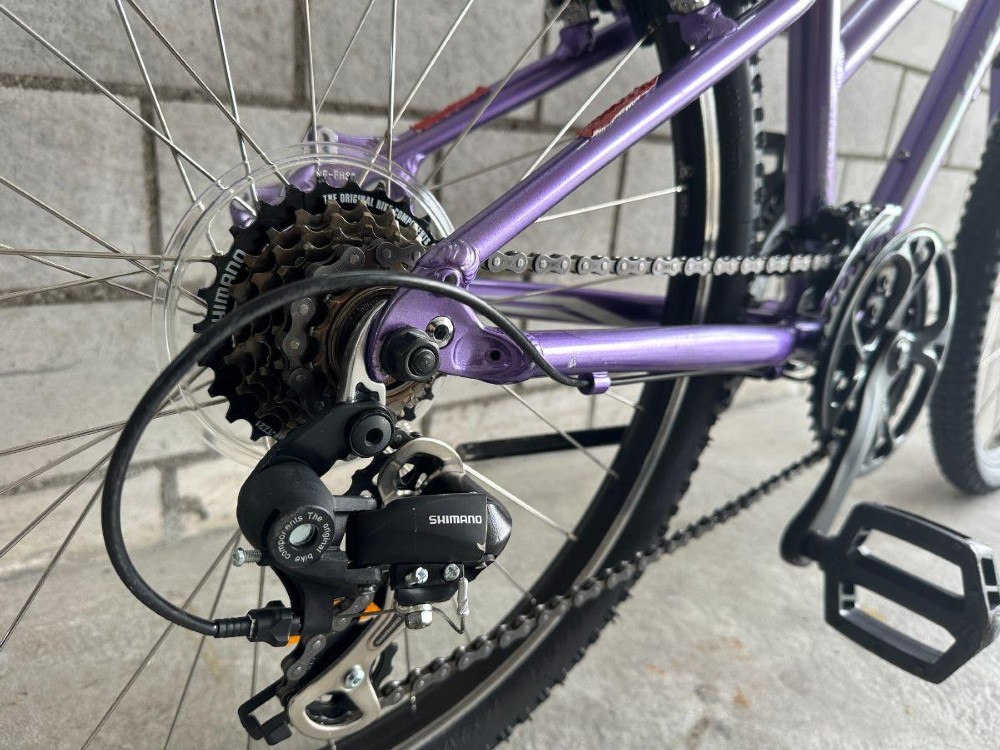 Kindervelo kaufen: SPECIALIZED Hotrock 24 Occasion