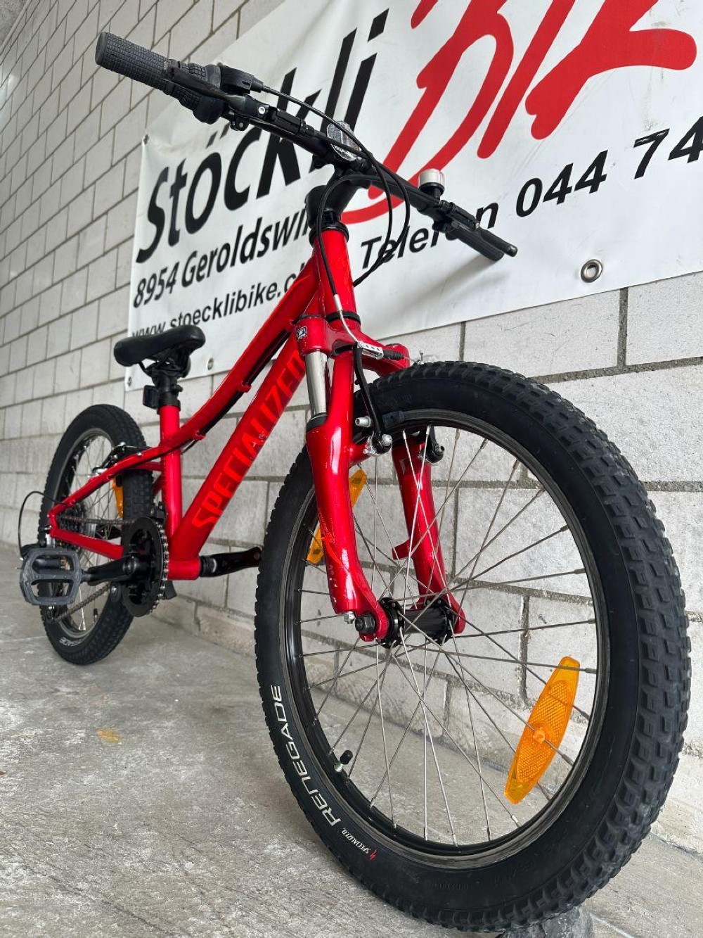 Kindervelo kaufen: SPECIALIZED Hotrock 20 Occasion