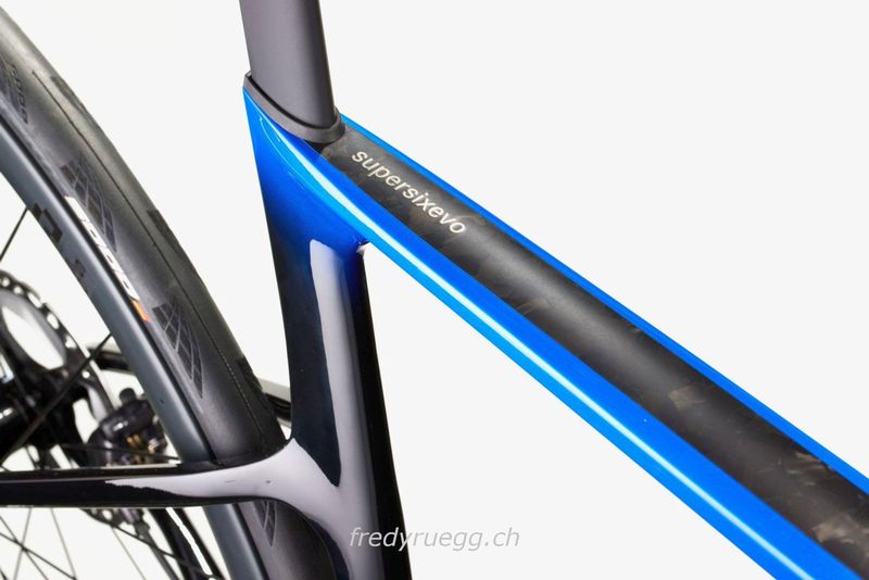 Vélo de course kaufen: CANNONDALE SUPERSIX EVO HI MOD DURAACE DI2 58 BLAU Vélo de test